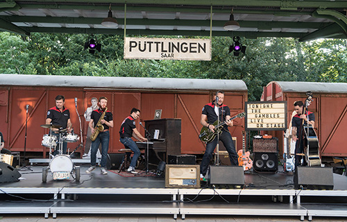 Konzertbesucher am Bahnhof Püttlingen unterstützen Hochwasserhilfe