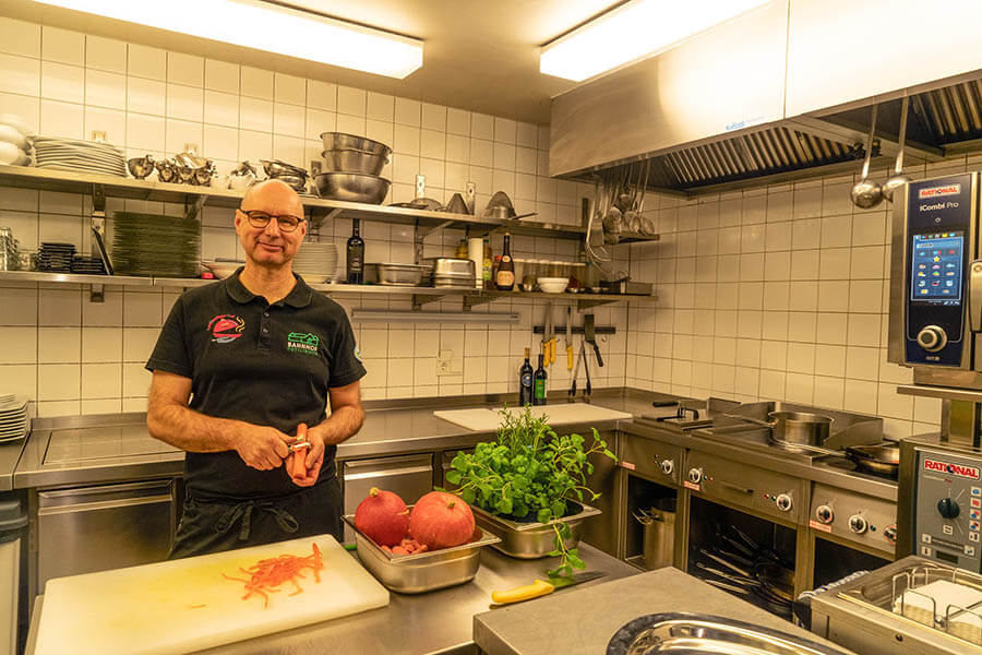 In der Küche im Bahnhof Püttlingen wird klimaneutral gekocht